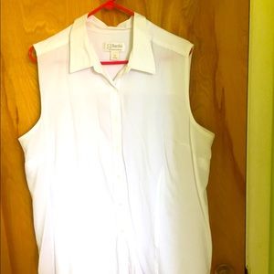 Woman’s plus size CJ Banks white Summer top.